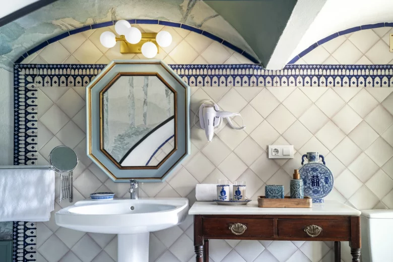 Maria de Molina Suite, Bathroom, Hotel Cortijo Torre de la Reina, Seville, Andalusia, Spain